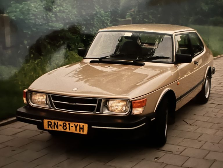 Saab 90 RN-81-YH